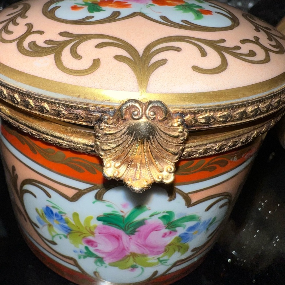 Limoge France Hand Painted Porcelain Signed Jewelry Trinket Round Jar Box